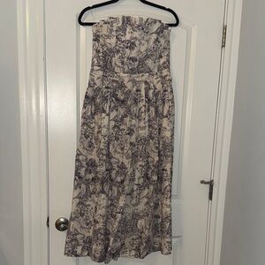 Elegant Cream and Navy Strapless Dress